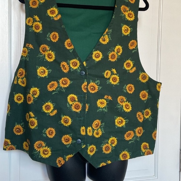 Sunflower 🌻 Field Retro Vest - Picture 3 of 3